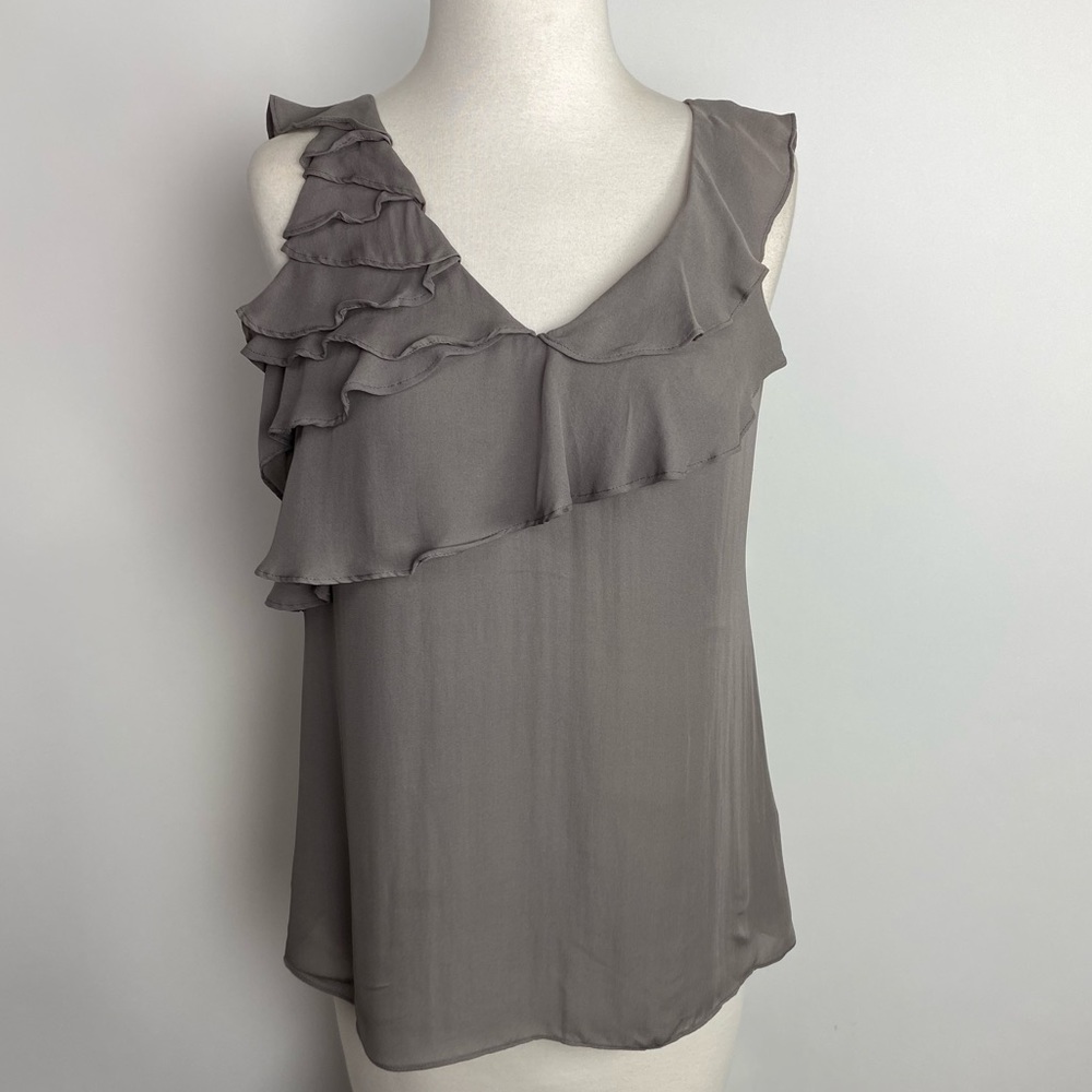 BANANA REPUBLIC Gray Silk Sleeveless Top Tired Ruffle V-Neck Women's Blouse XS